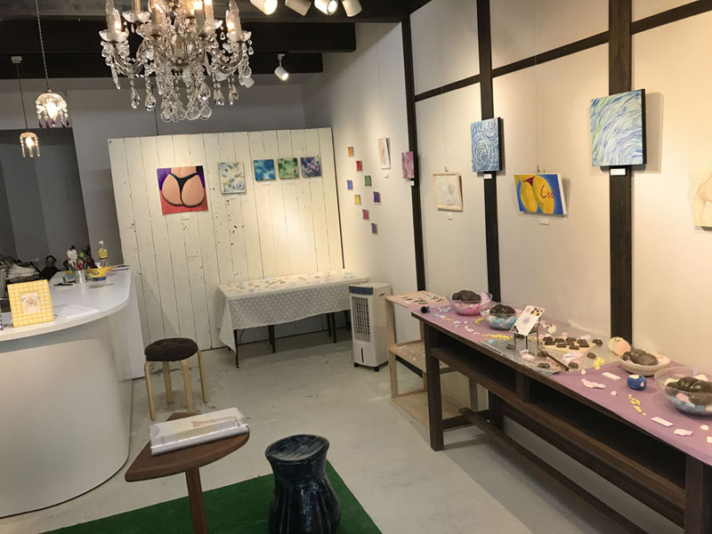 おしり展場内